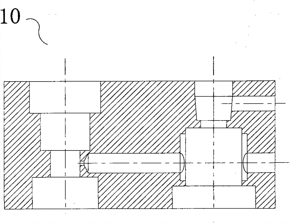 Novel spraying nozzle without air-resistance and spray forming method thereof