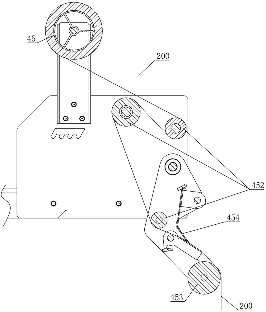 Packaging film fixing device of winding packaging robot