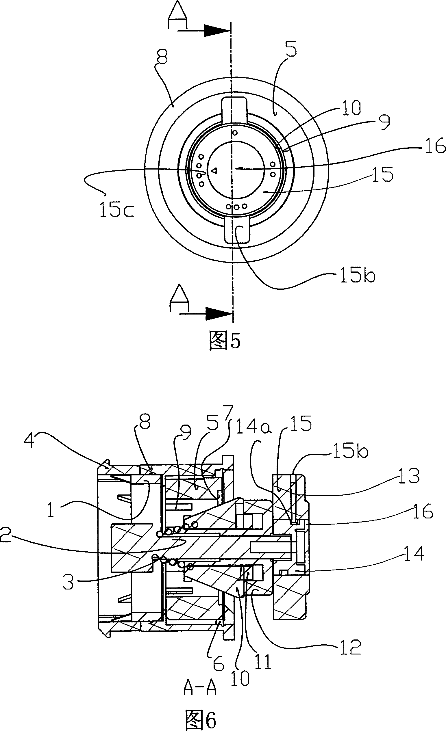 Grinding head adjusting structure of grinding apparatus