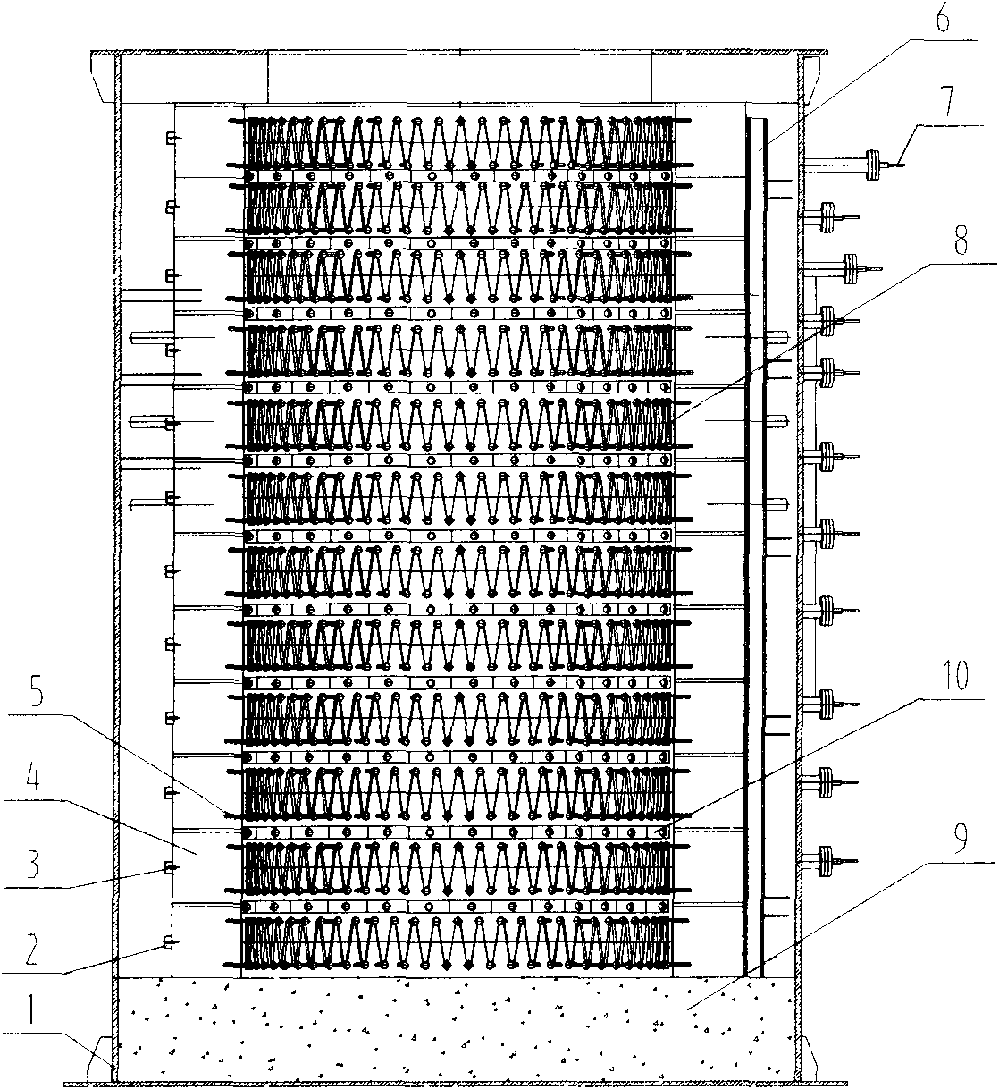 Vacuum heating furnace for smelting spongy titanium and spongy zirconium