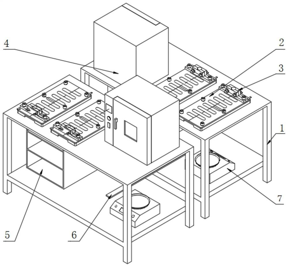 Fluidity measuring device and measuring method for low-temperature mold material