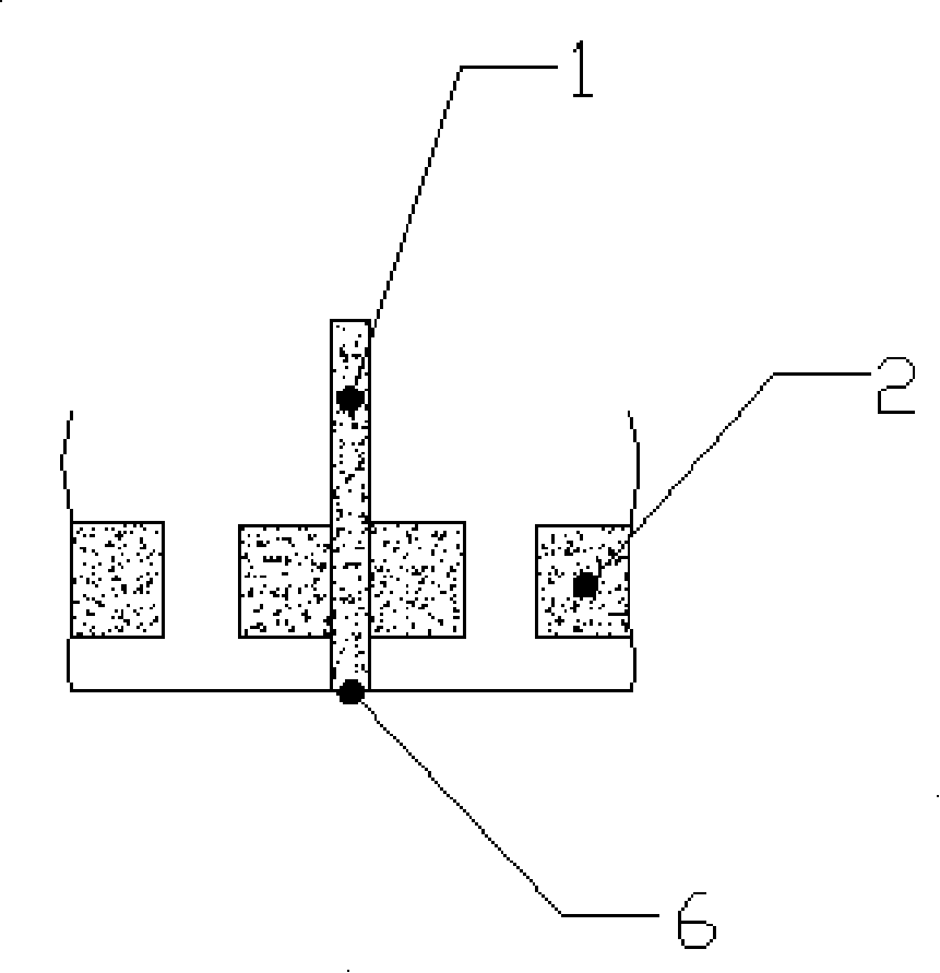 Flood discharging and energy dissipating device