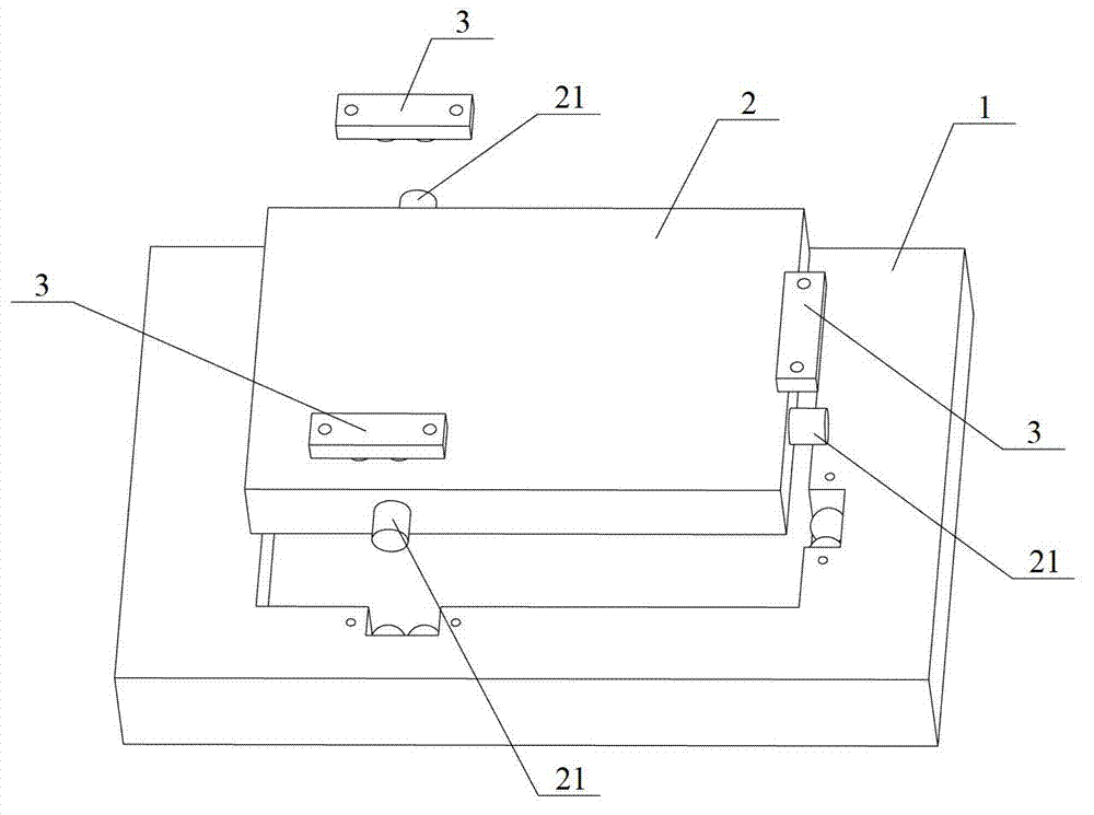 Solid laser and heat-dissipating device thereof
