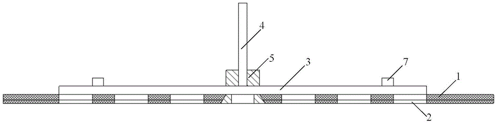 Low temperature plasma ignition device for internal combustion engine and internal combustion engine