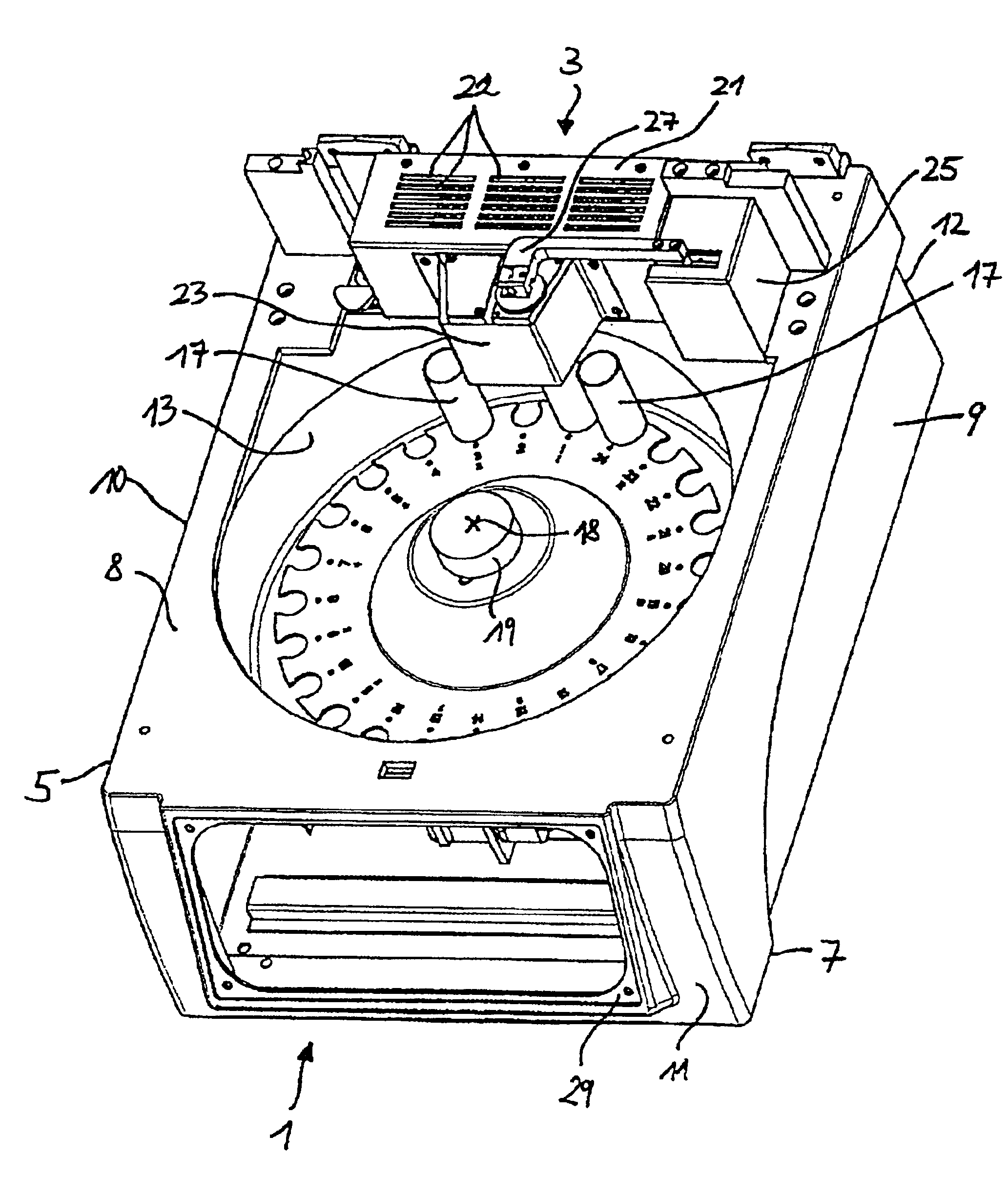 Heating and cooling device for an apparatus for tissue processing for the tissue embedding