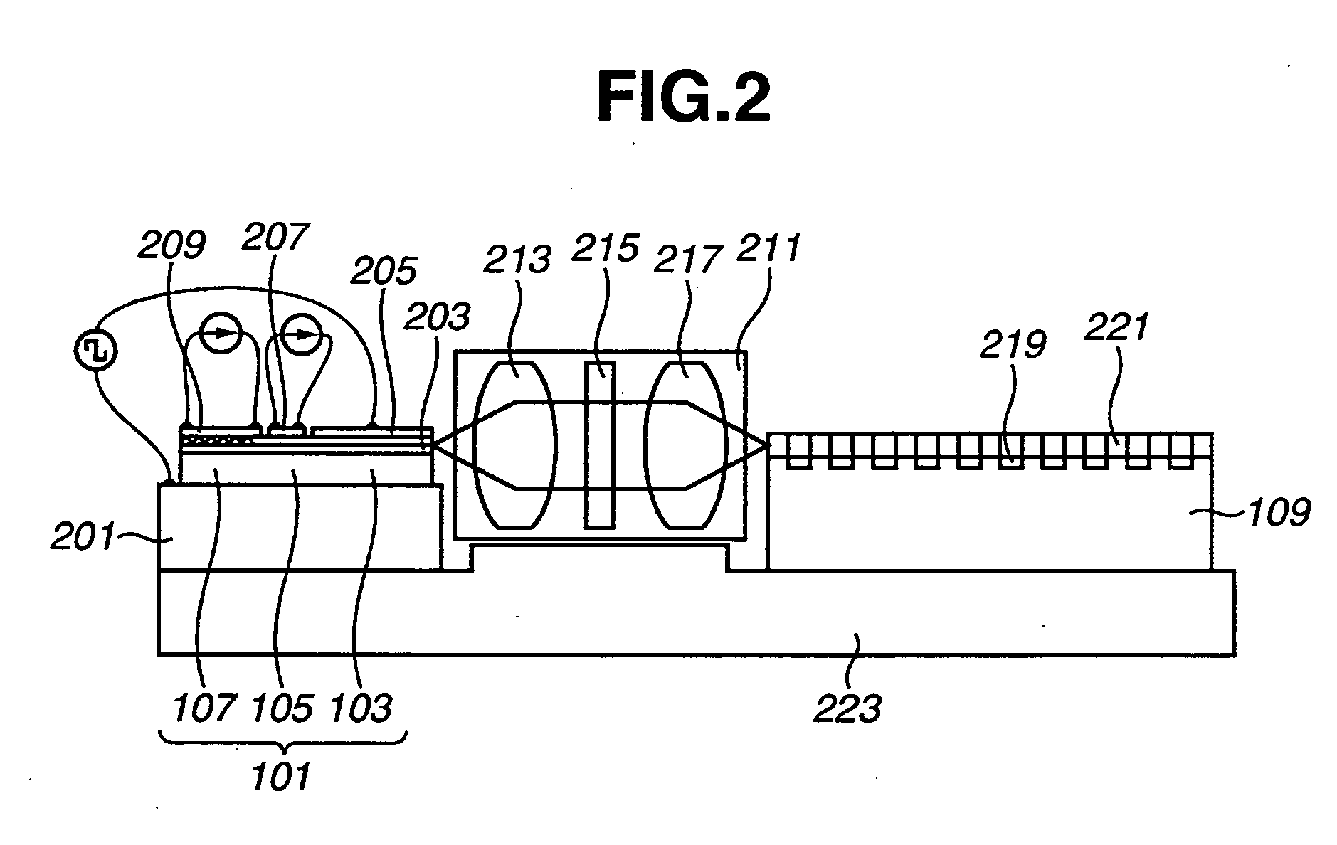 Light wavelength converting apparatus, control method of the same, and image projecting apparatus using the same
