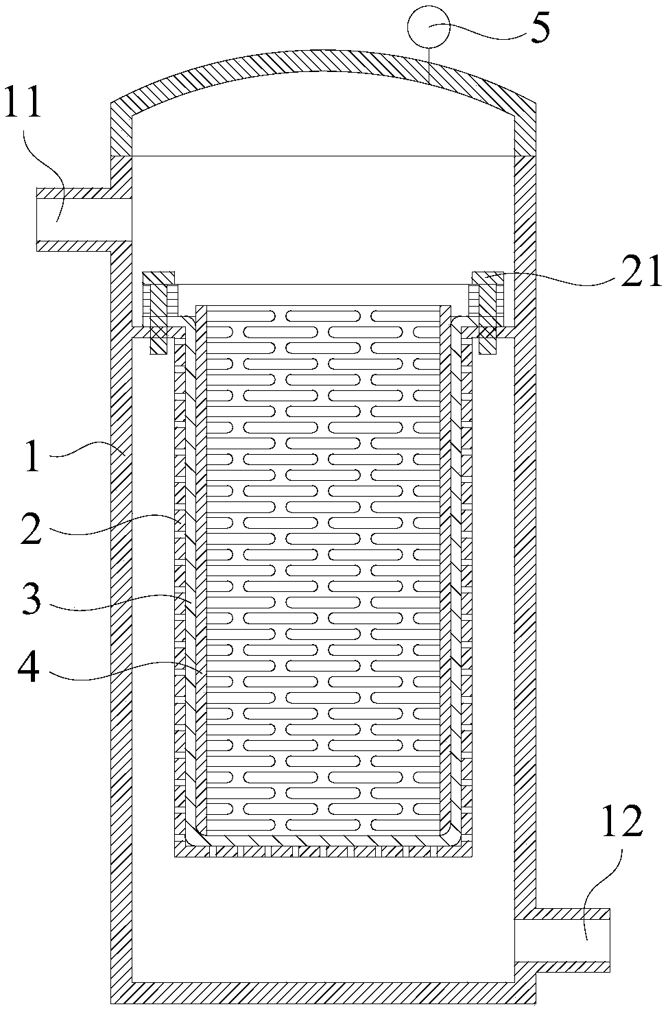 Impurity filtering device with automatic back wash function and filtering method