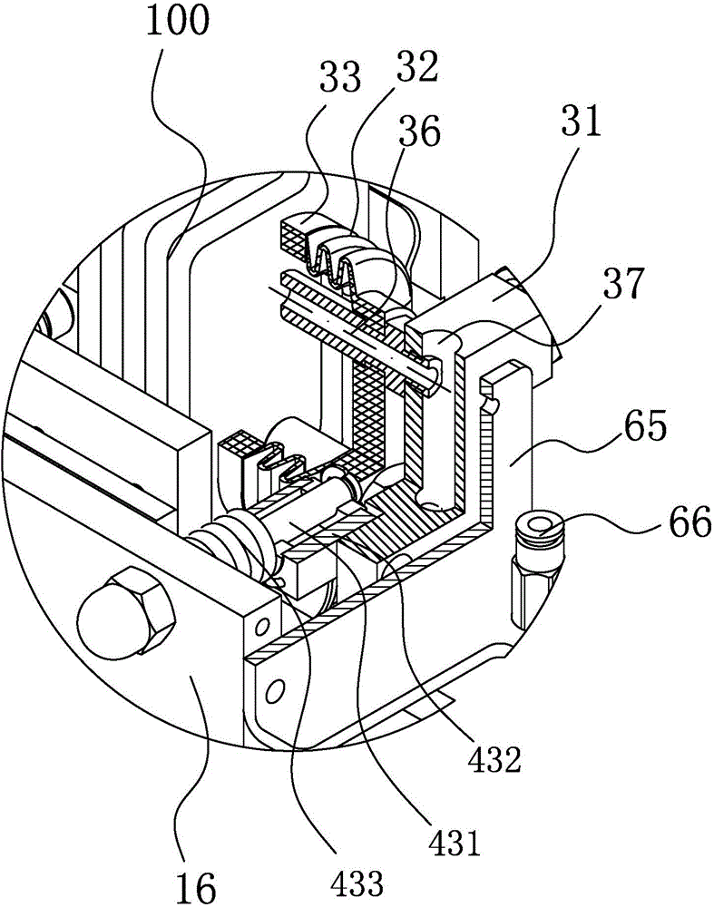 Suction disc separation mechanism for lead storage battery plate