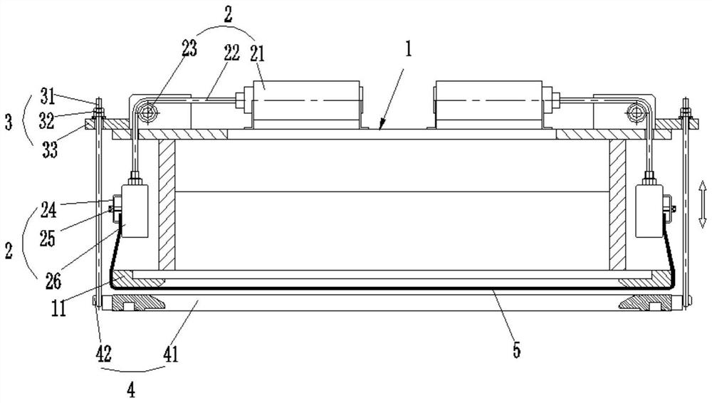 Movable pressing frame type laminating machine and rubber plate pressing type laminating method