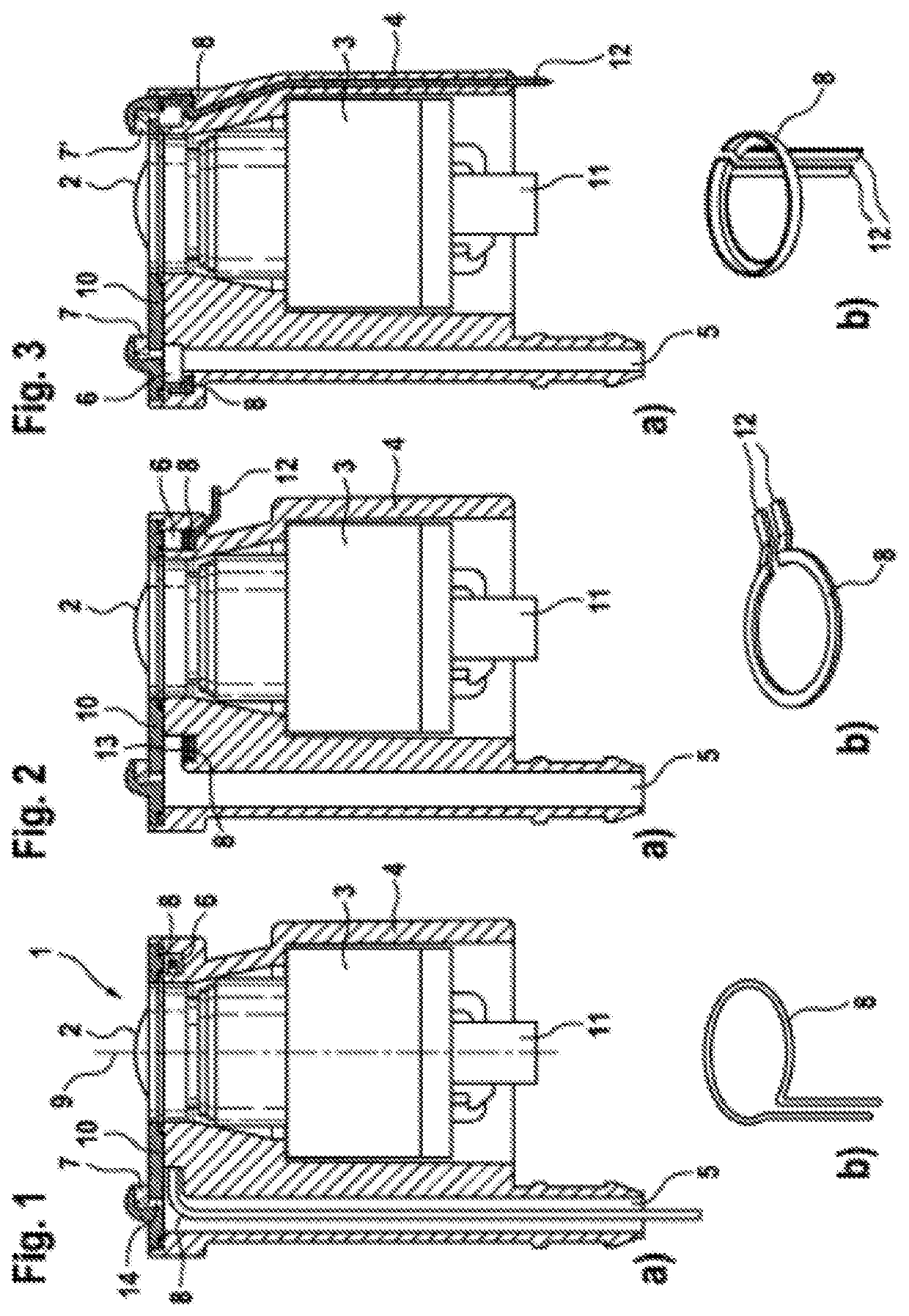 Cleaning device for cleaning a transparent element of an optical or optoelectronic device