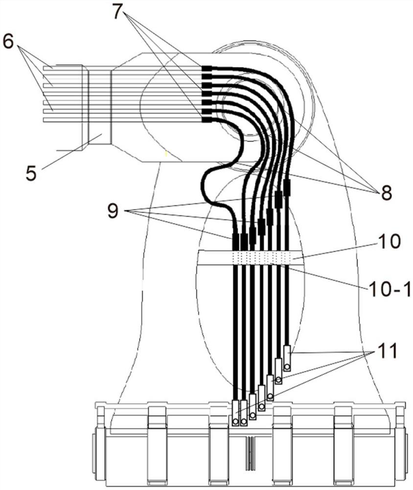 Multi-channel oil-water conveying device and method of arm centrifuge