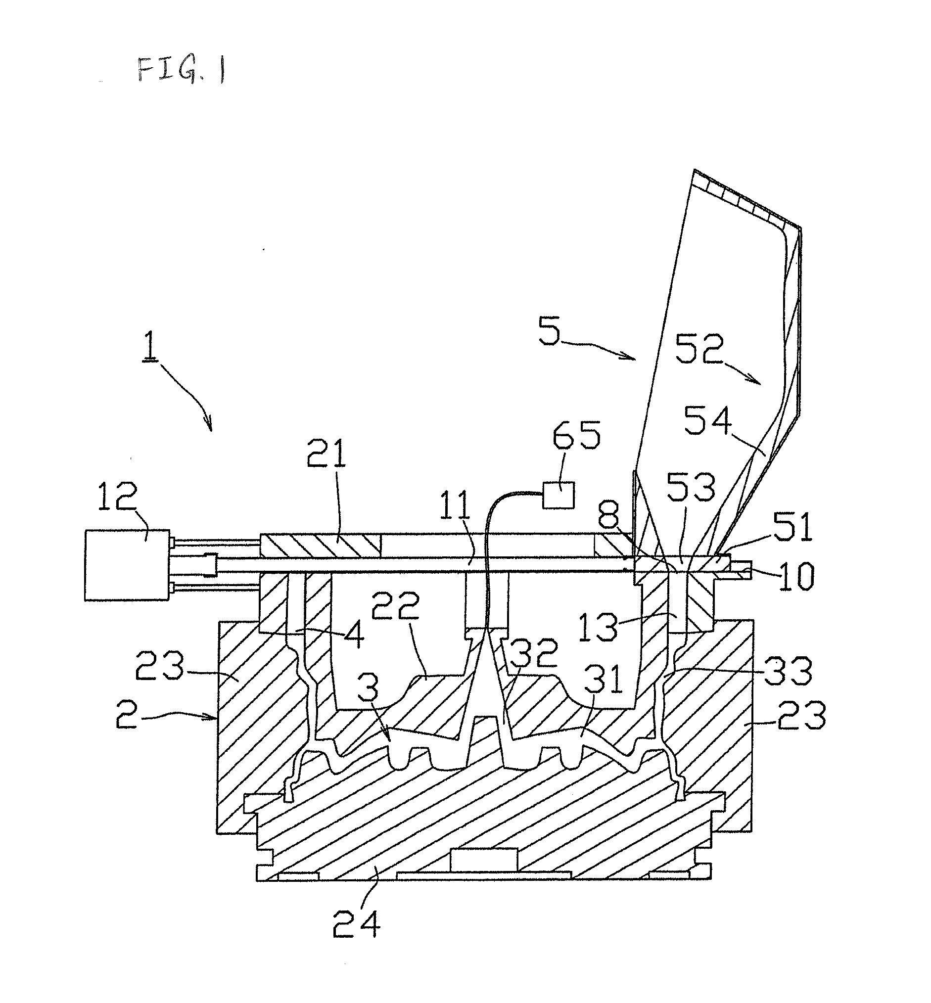 Tilt Type Gravity Molding Device