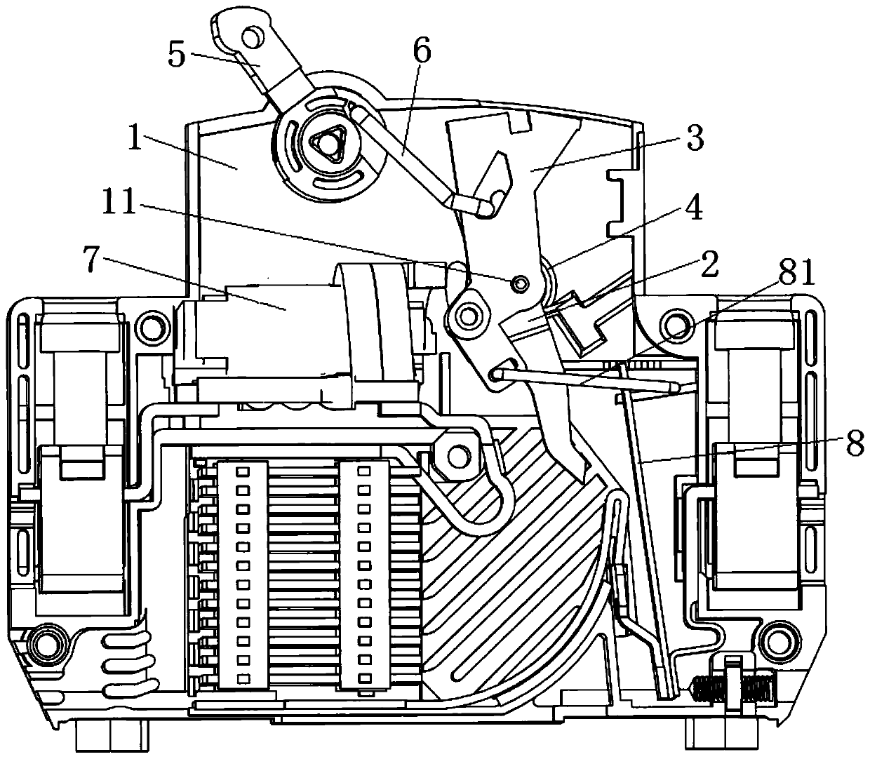 Circuit breaker operating mechanism and circuit breaker