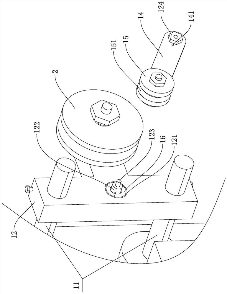 Winding machine with hot air self-adhesion wire tensioning structure