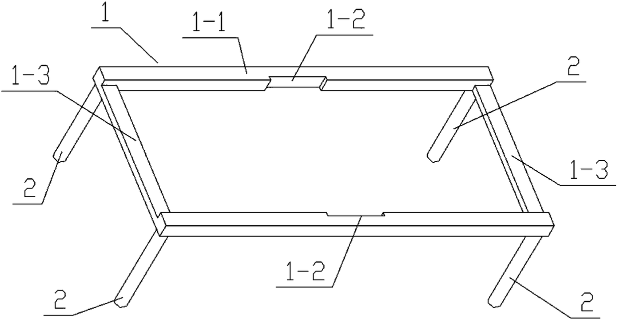 A medical nursing bed suitable for cardiopulmonary resuscitation