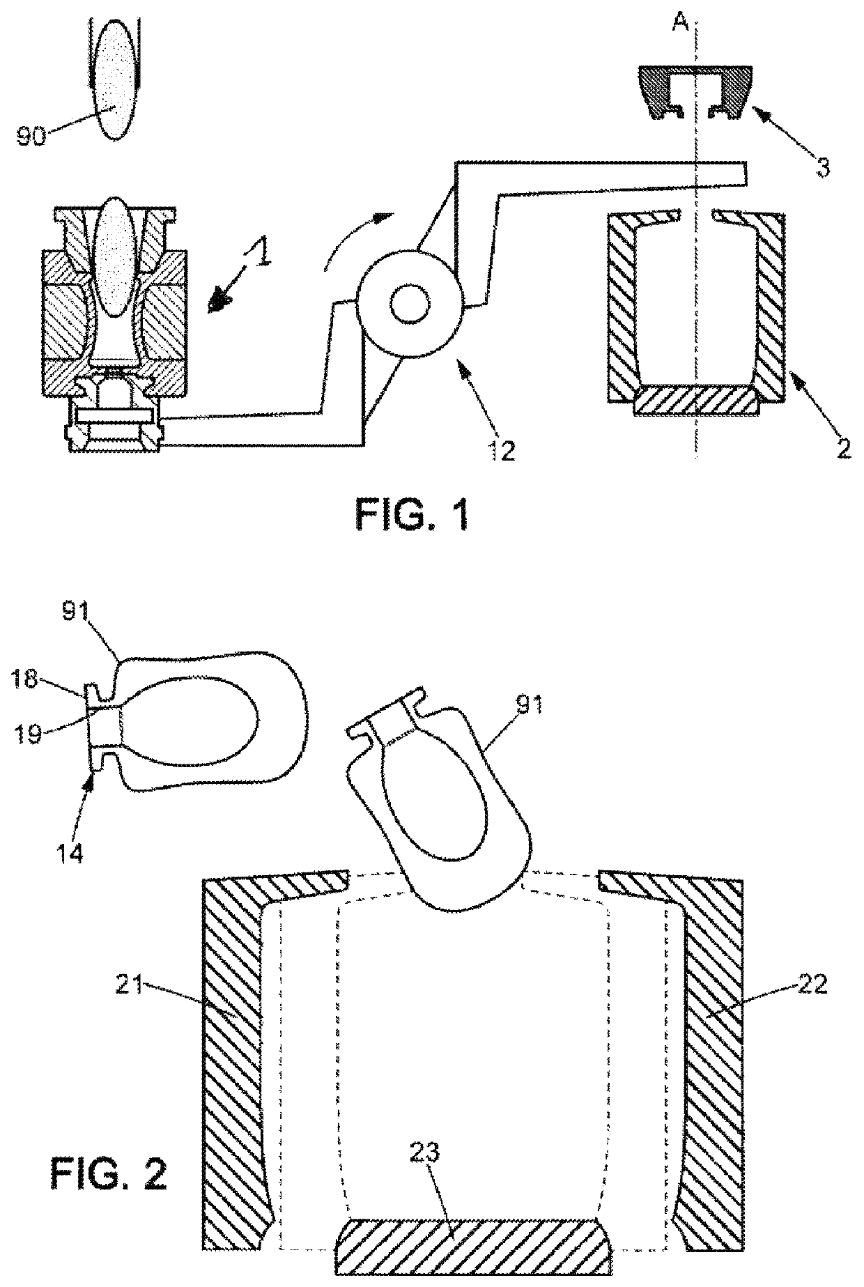 Device and method for manufacturing a hollow glass article by controlled blowing