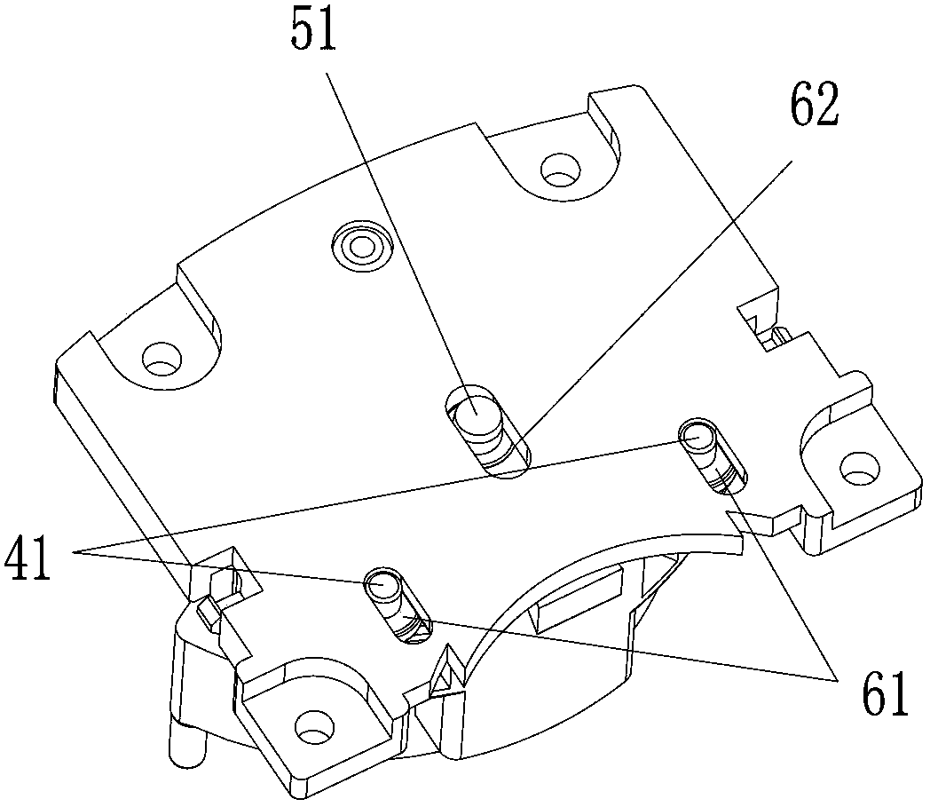 Motor steering return structure