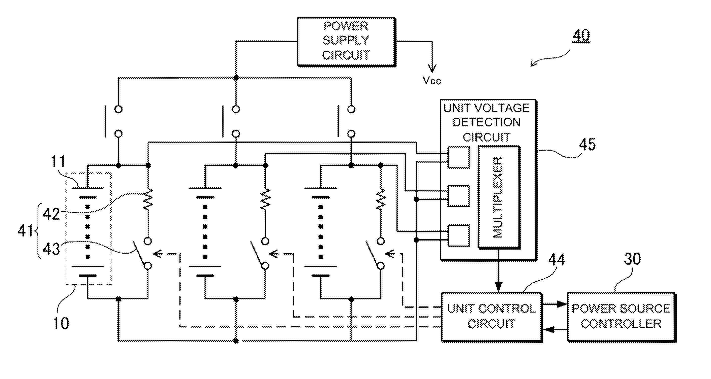 Car power source apparatus, and capacity equalizing method for the car power source apparatus
