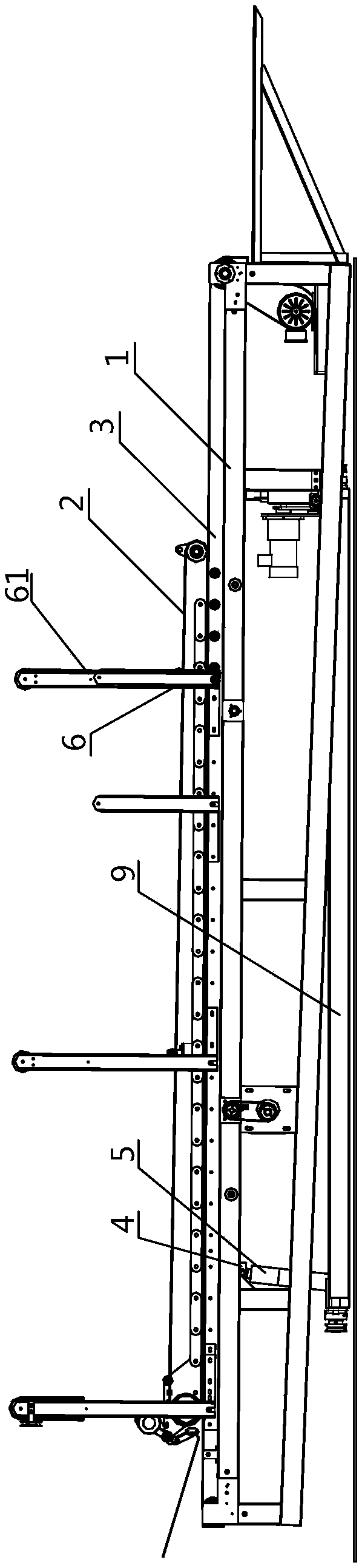 Laminating and conveying device of paper mounting machine