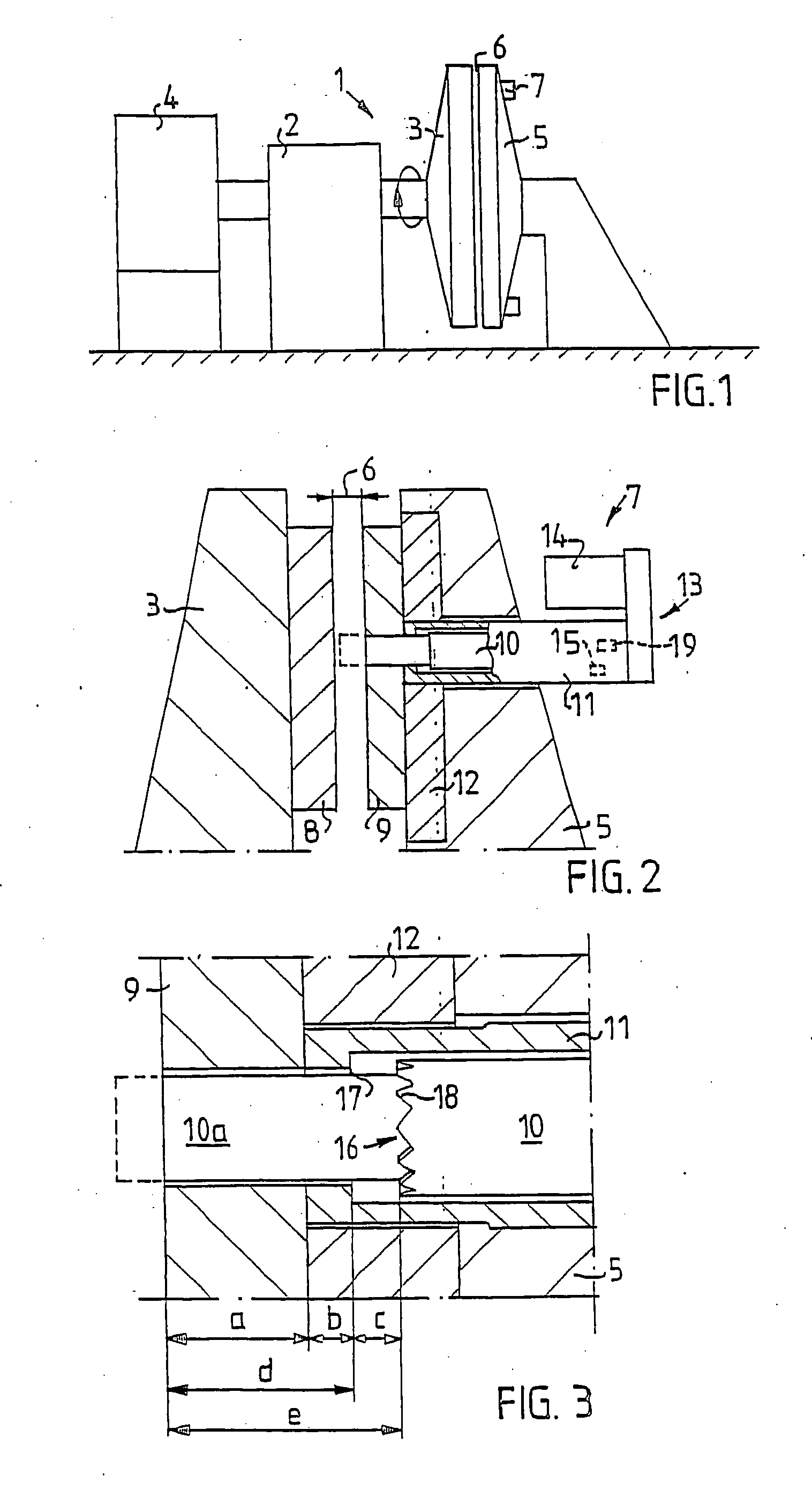 Method and a sensor device for measuring the distance between a stator and an opposing rotor