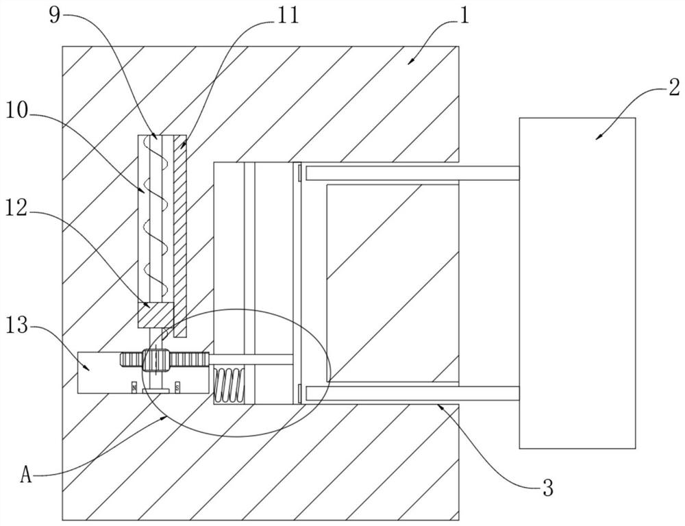 Time-delay power-on protection structure for socket