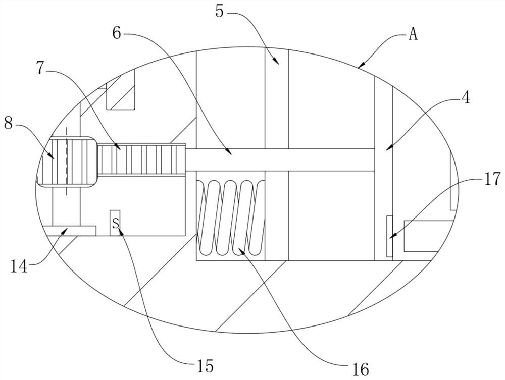 Time-delay power-on protection structure for socket