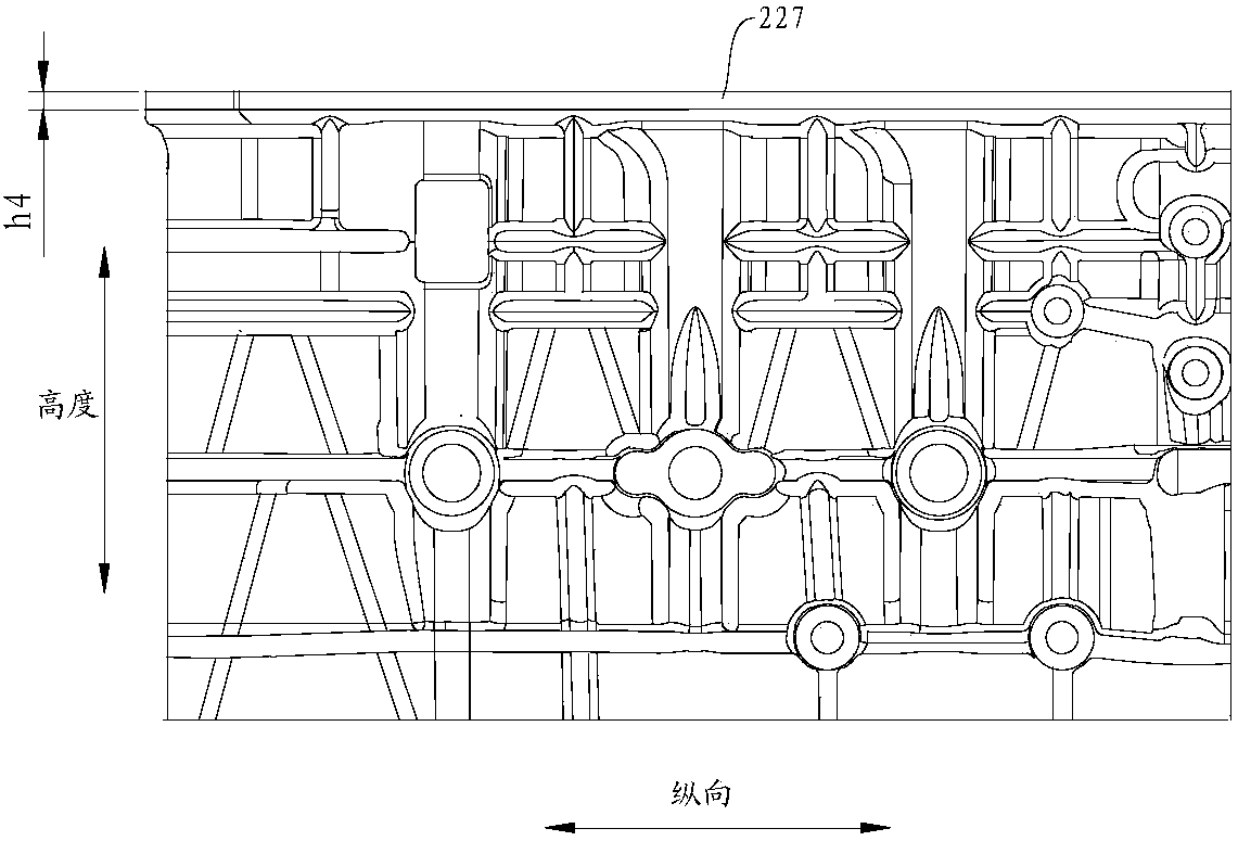 Engine and vehicle with such engine