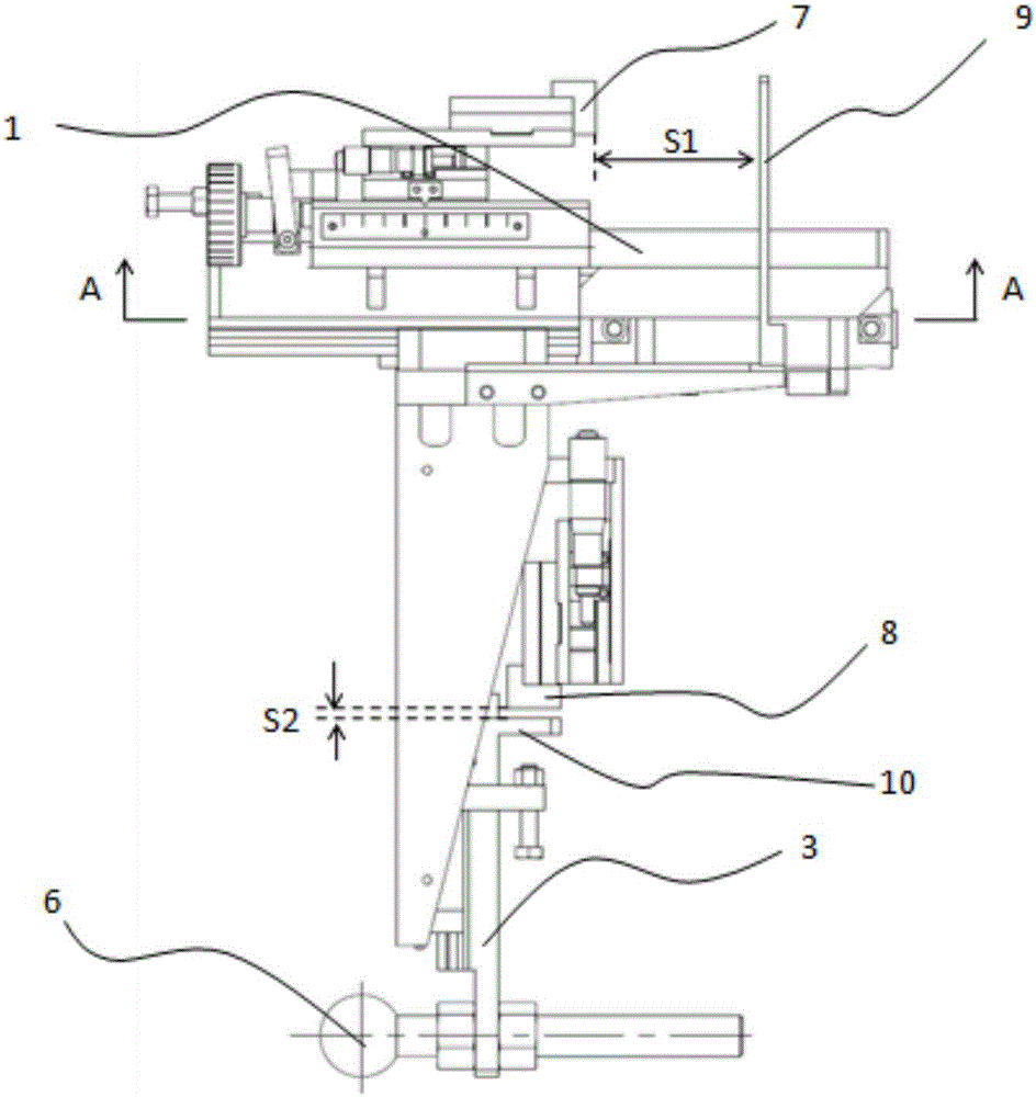 Rotation support channel induction quenching follow-up compensation device