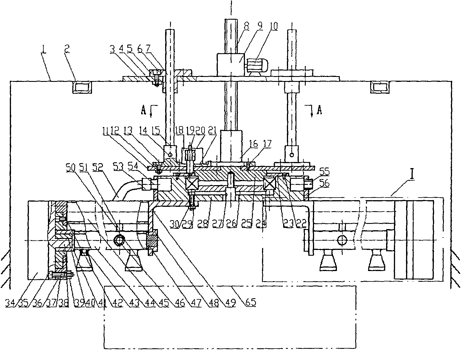 Device for cleaning and drying huge bearing through composited swing and spraying