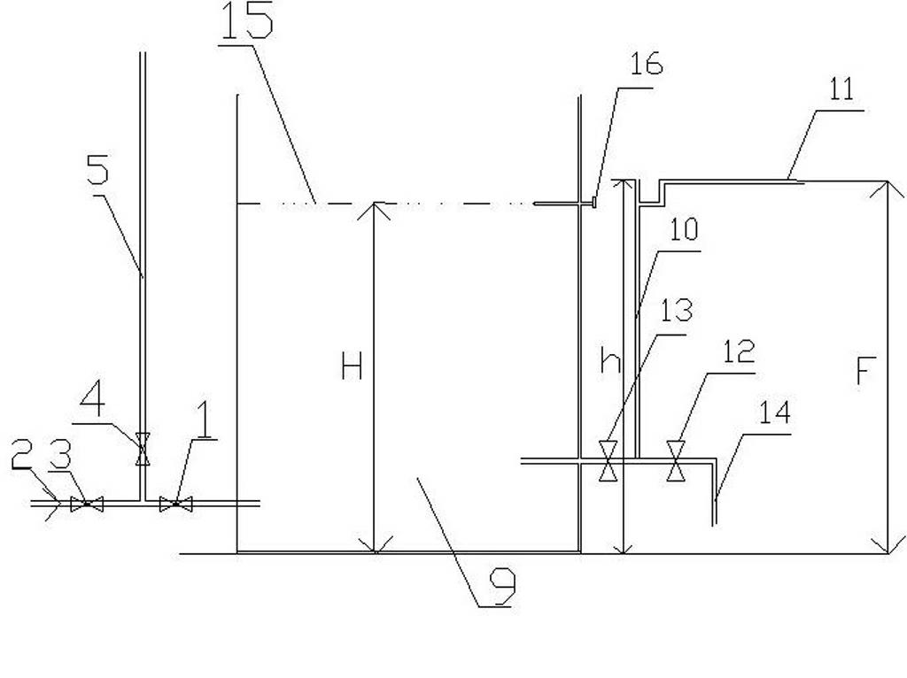 Method for displacing impurities at bottom of water sealed tank of gas holder without shutdown as well as gas holder