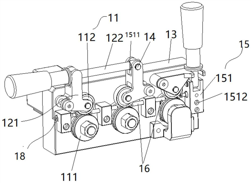 Silk conveying mechanism and thread cutting device