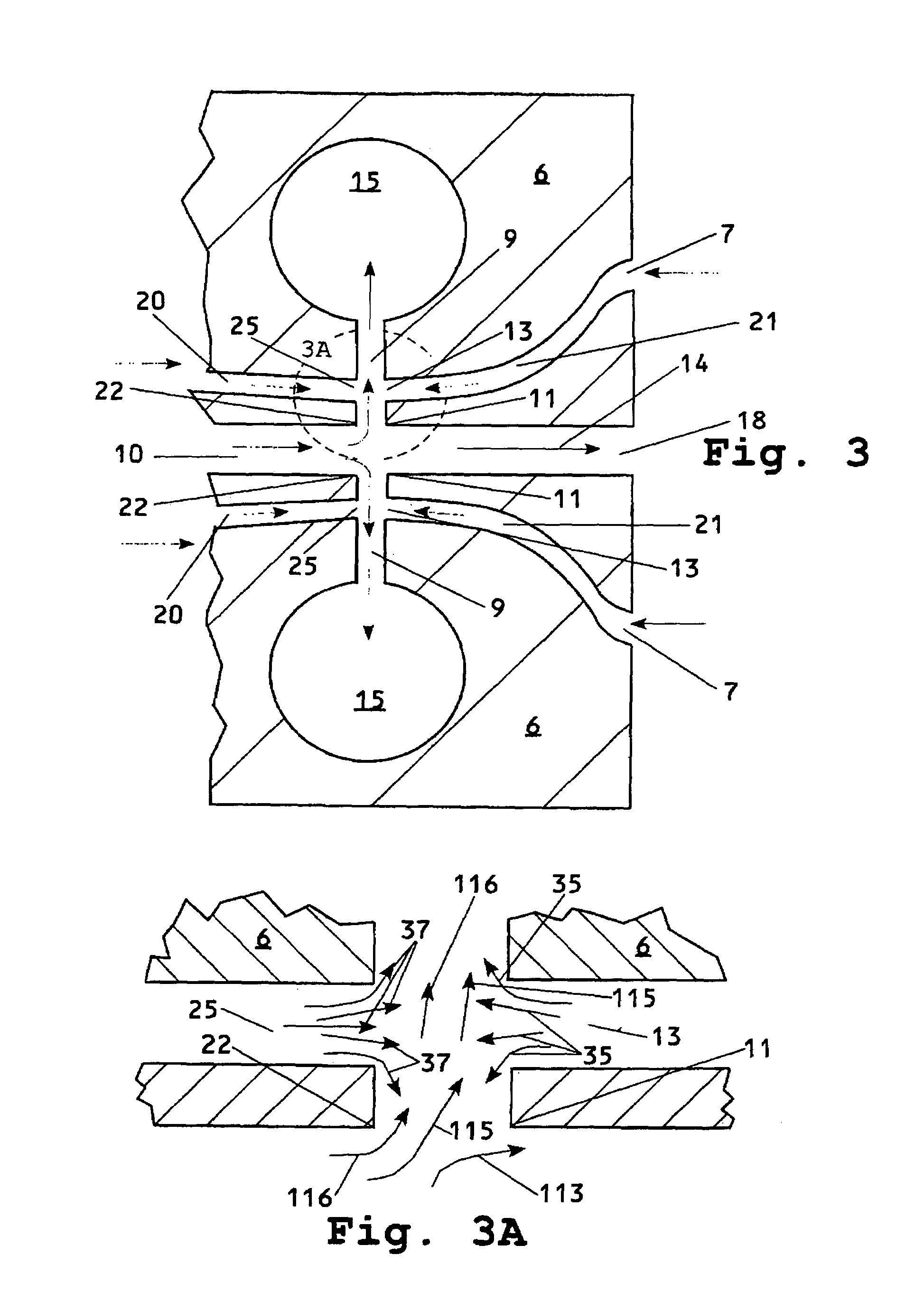 Virtual impactor device with reduced fouling
