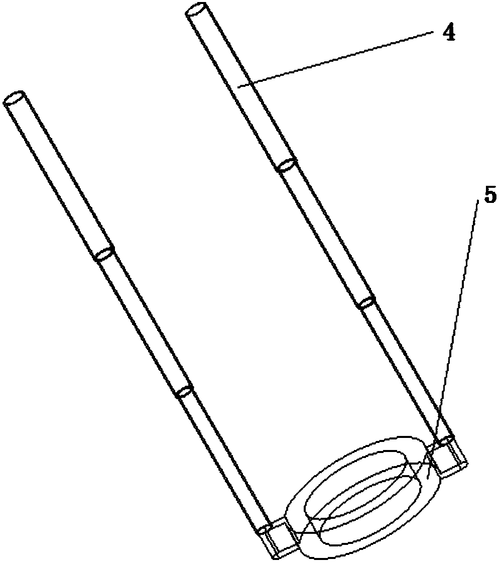 Self-pushing launching device for improving initial volume of low pressure chamber