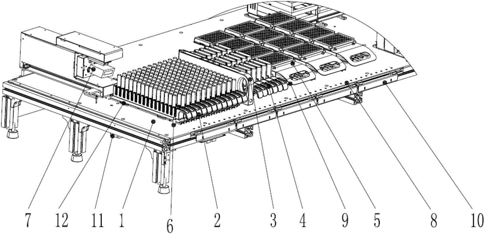 Automatic detection structure for accurate positioning of detection application accessories for liquid compounding device