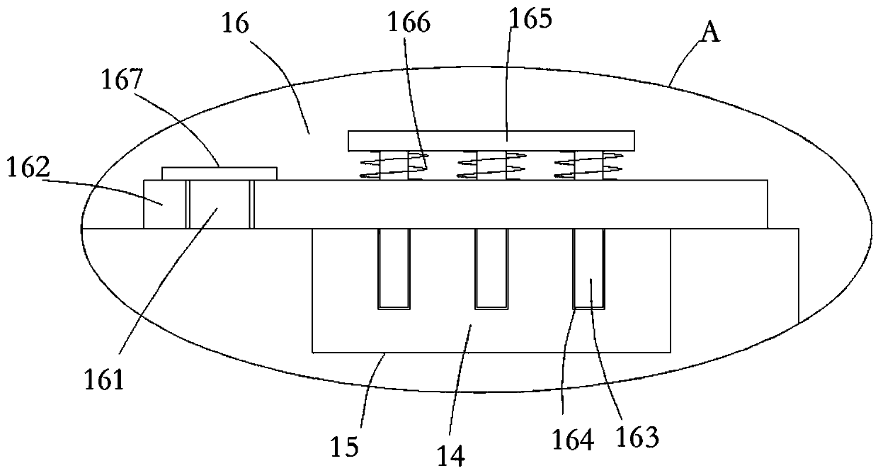 Semitrailer traction seat reinforcing structure