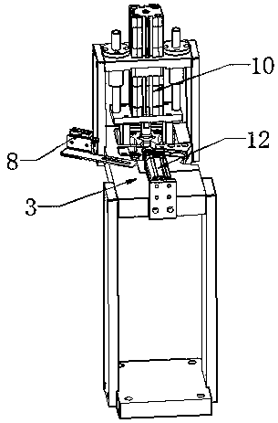 Automatic conveying press-fitting mechanism for bottle plugs