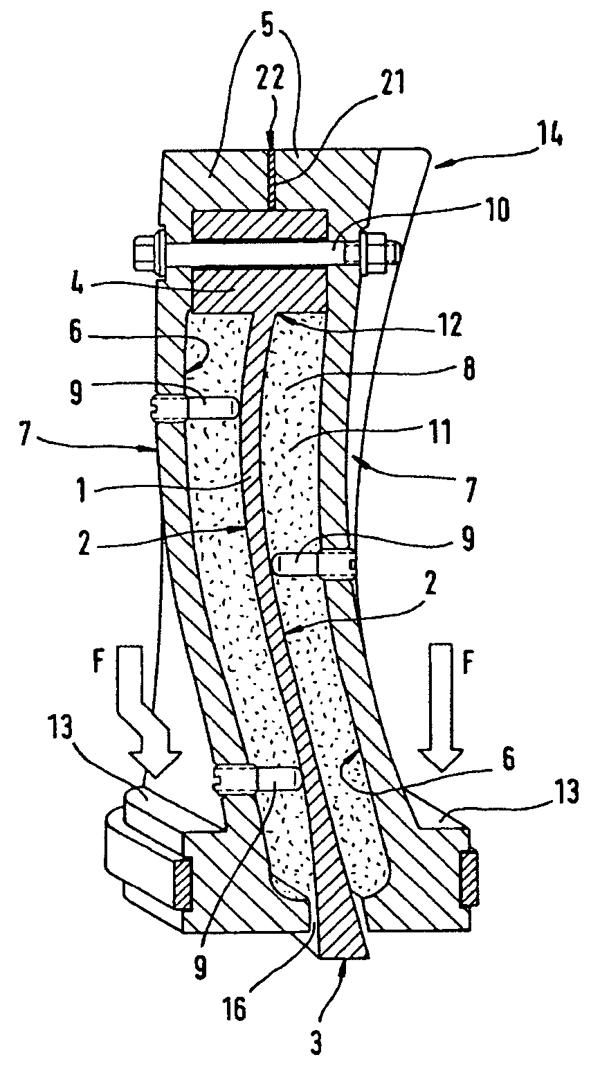 Method and device for holding a metallic component to be connected, especially a gas turbine blade
