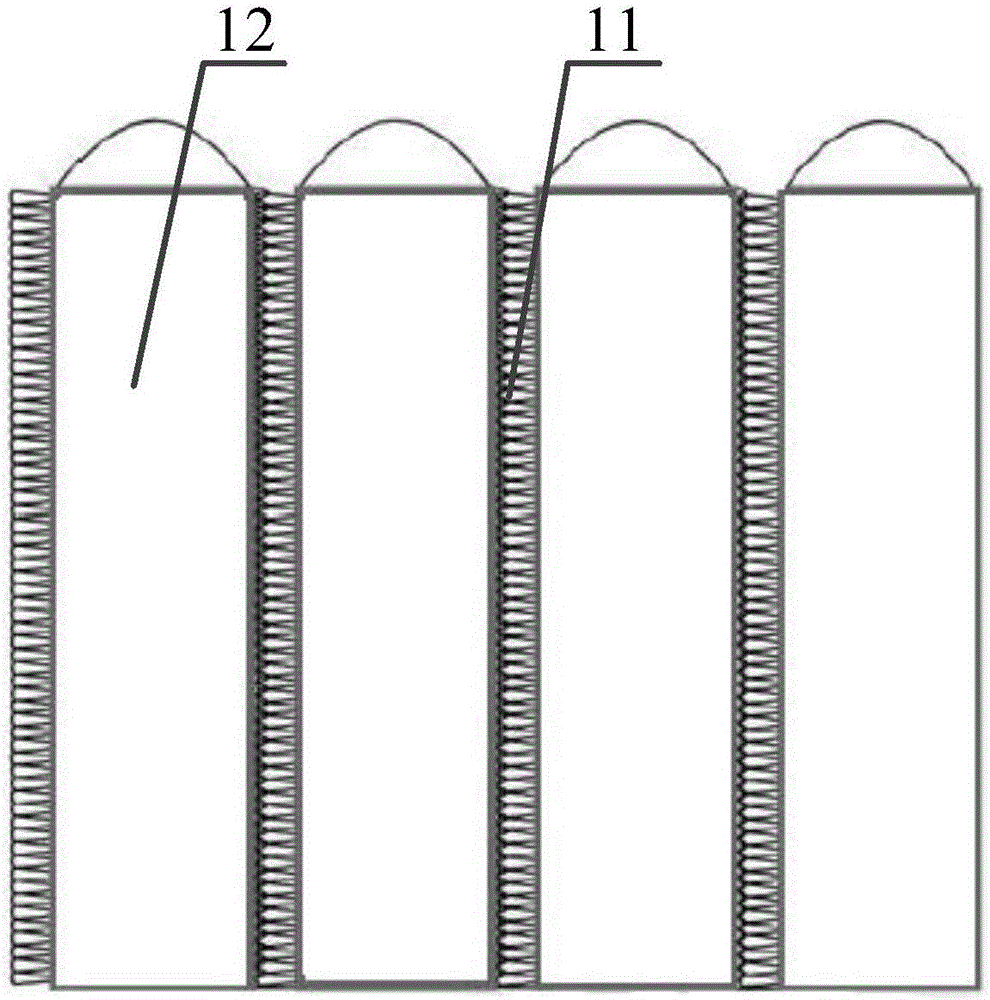Yarn snagging and sleeve disassembling system
