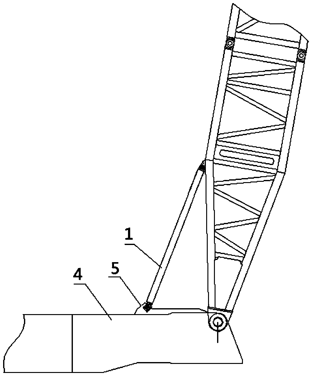 Dynamic compactor and back-tilting prevention device and back-tilting prevention system thereof
