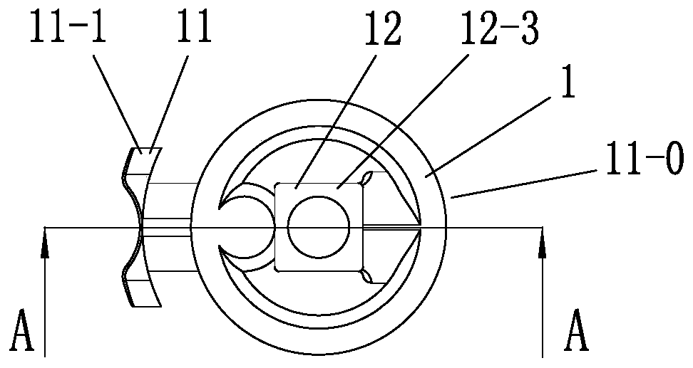 Anti-clogging suction valve valve and suction device