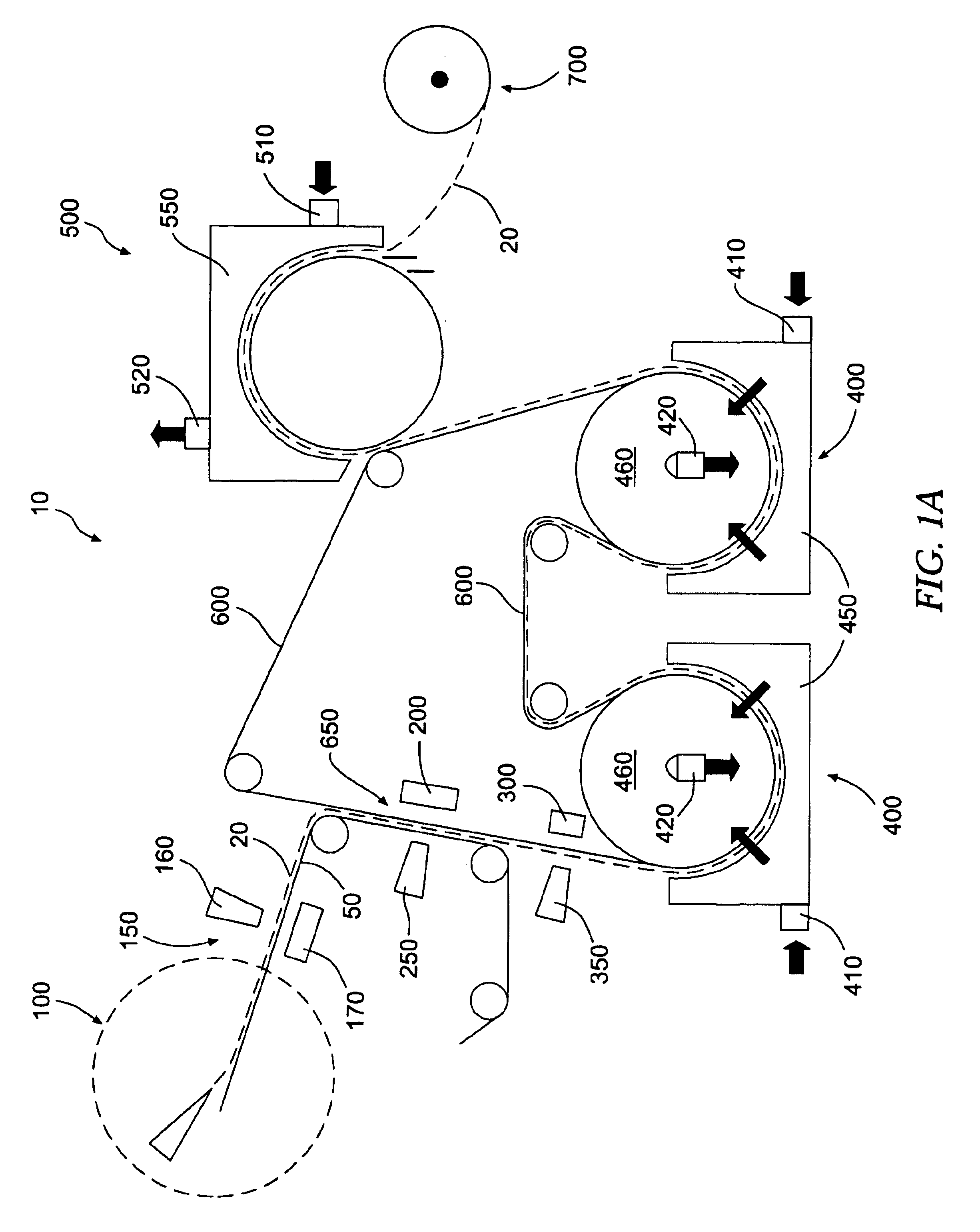 Apparatus for dewatering a paper web and associated system and method