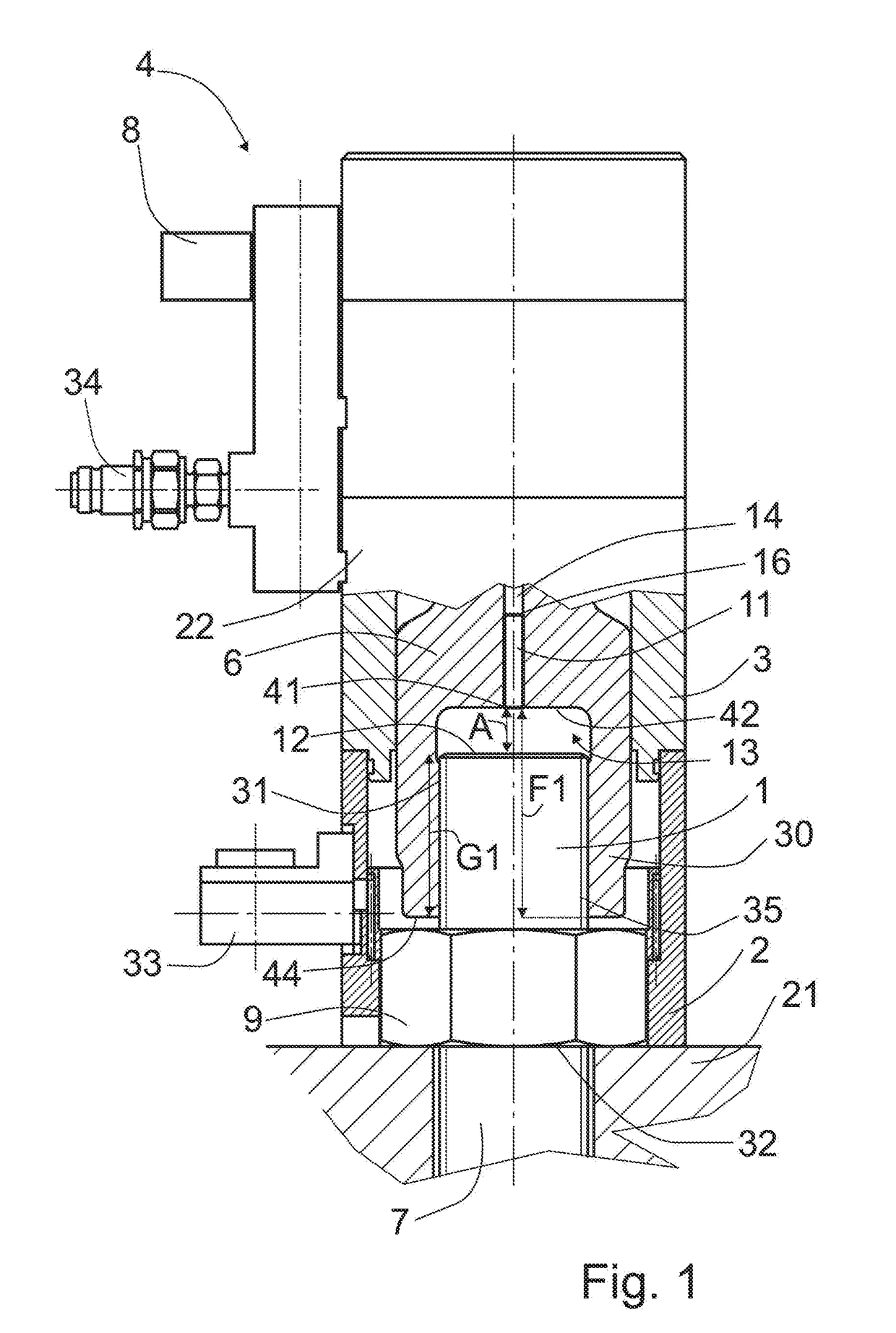 Clamping device for stretching a threaded bolt