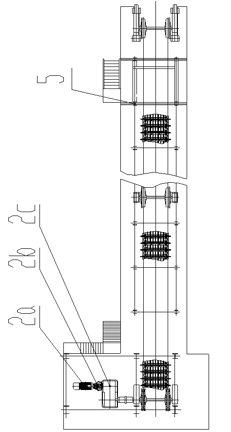 Long-service-life efficient safe type chain belt tray type conveyor