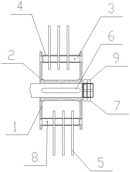 Pulverizing device for fan and fan comprising pulverizing device