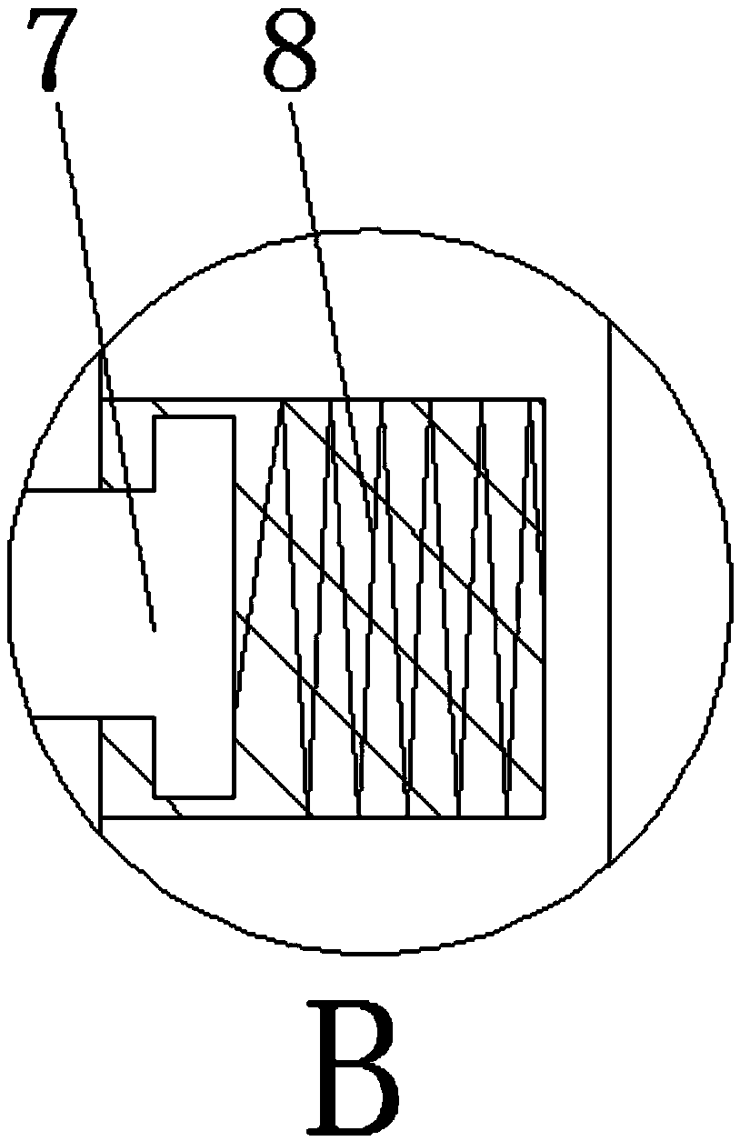 Simple plastic crushing device