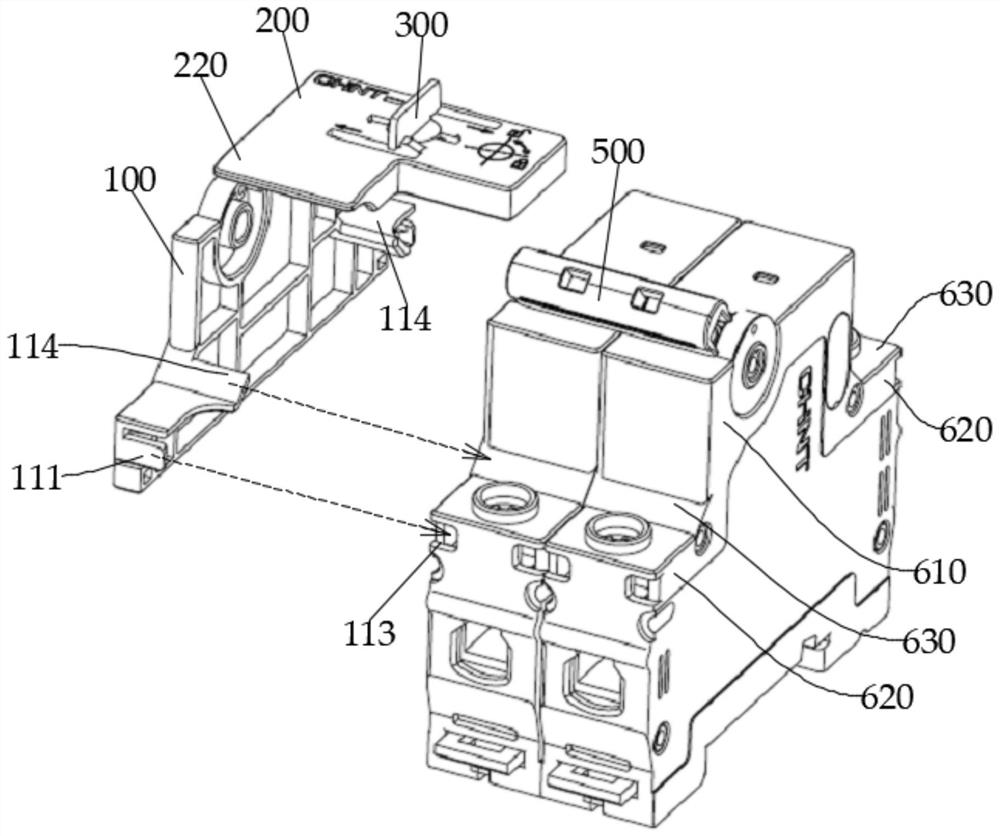 Mechanical interlocking device of circuit breaker and circuit breaker device