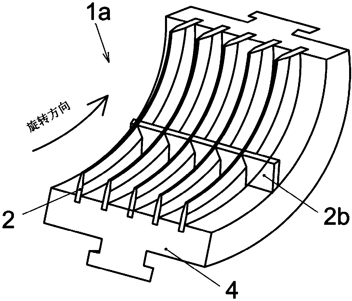 Labyrinth seal structure with brush type seal strips