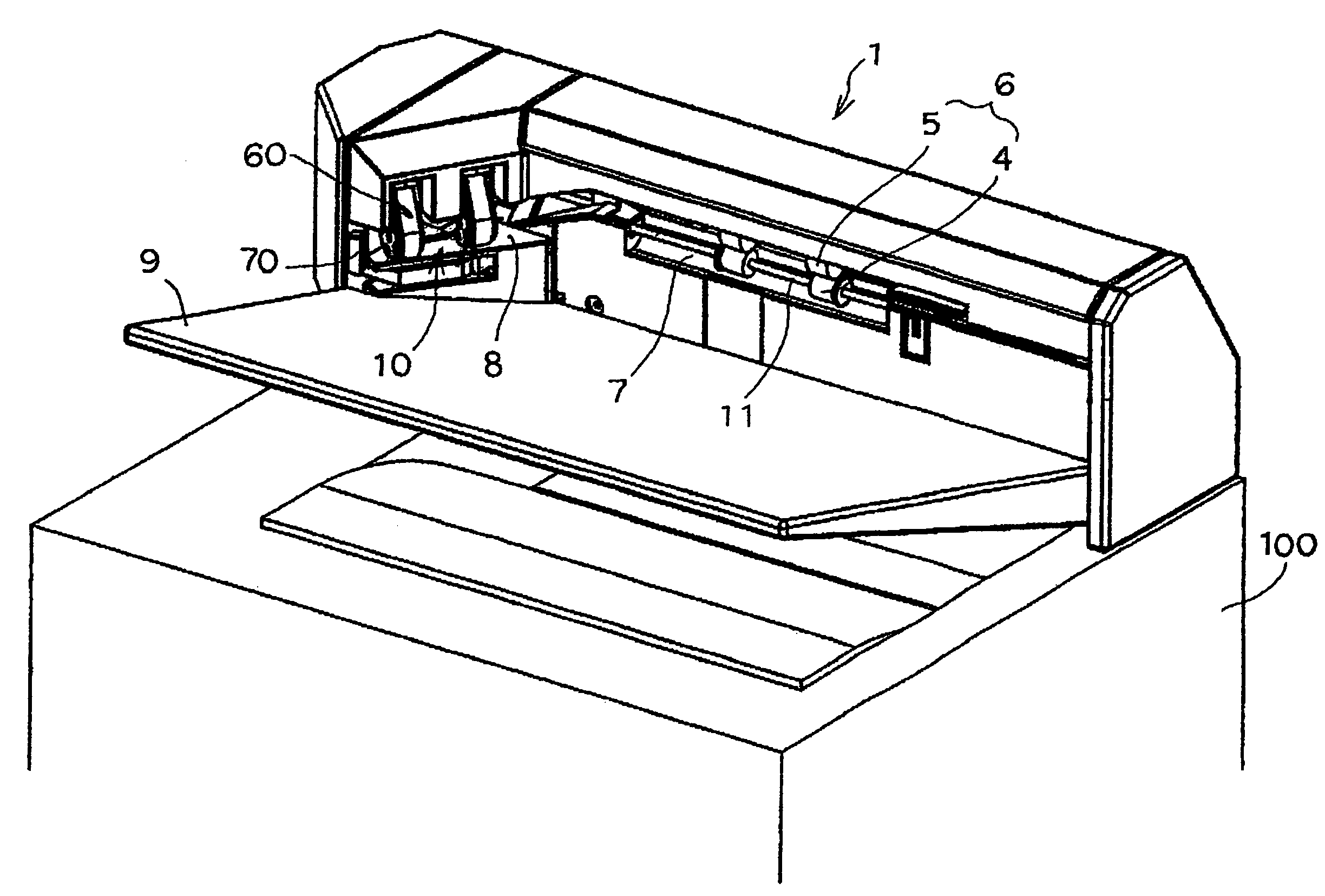 Sheet discharge apparatus with aligning member