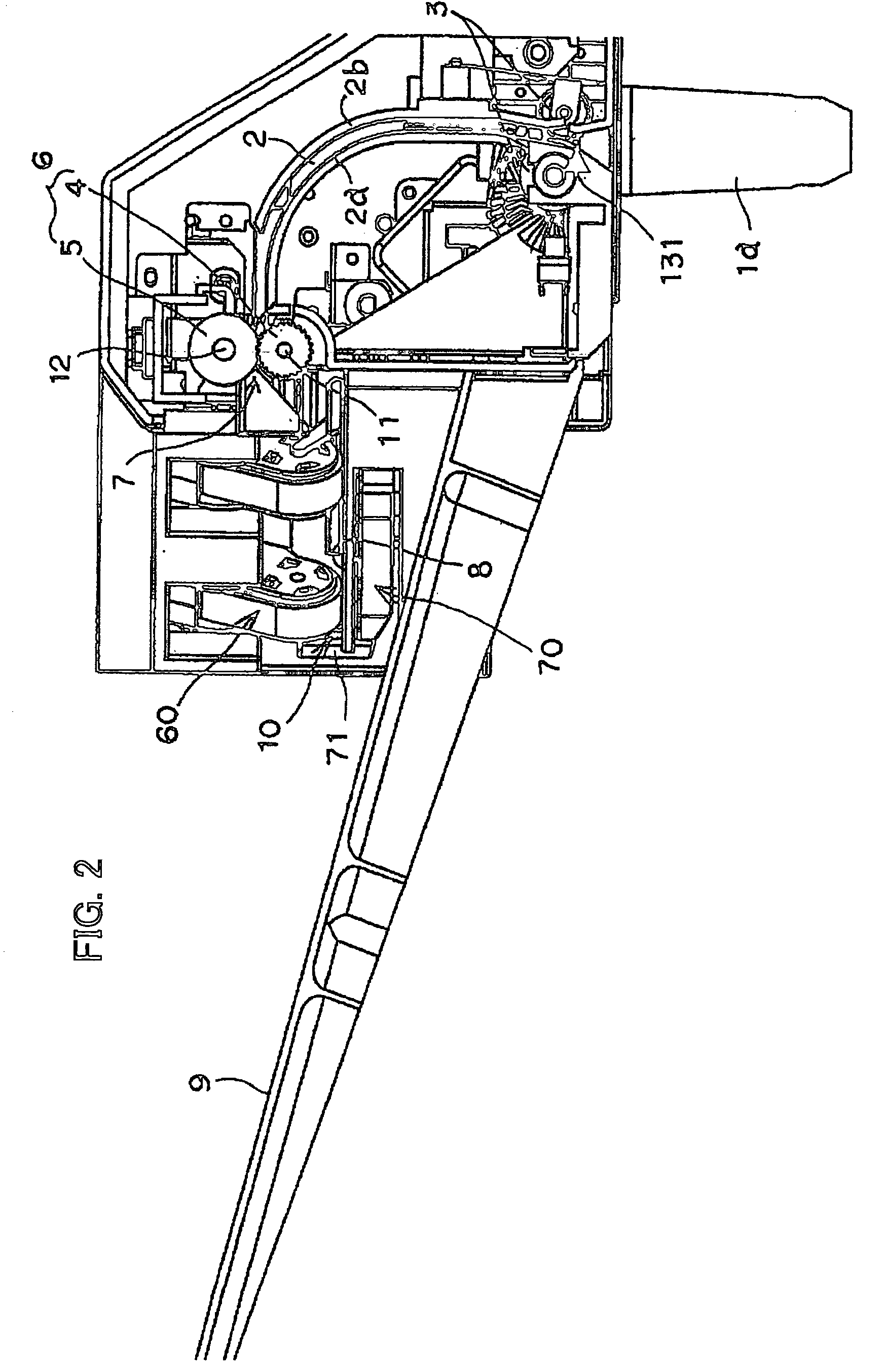 Sheet discharge apparatus with aligning member
