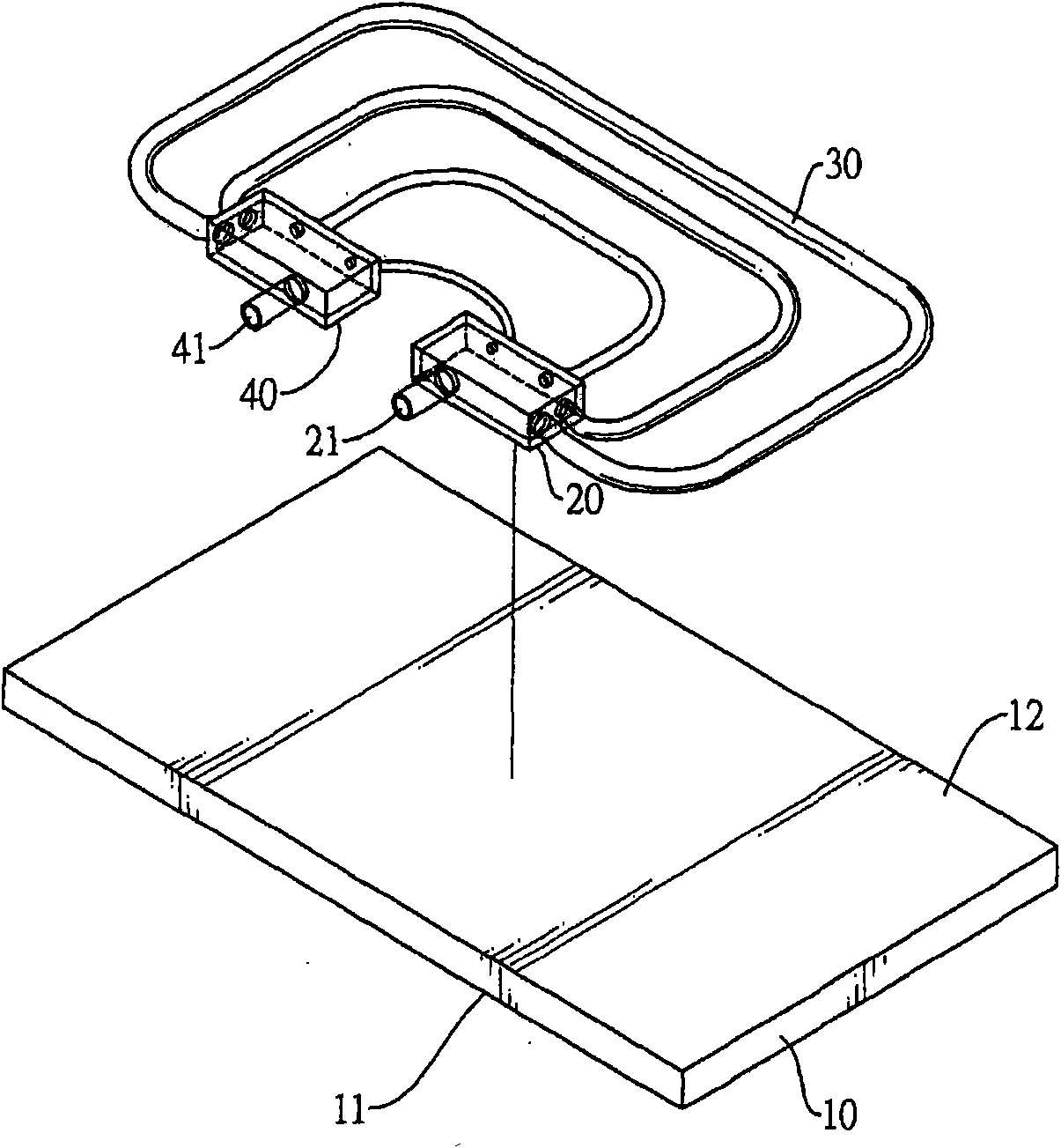 Large-area liquid-cooled heat dissipation device
